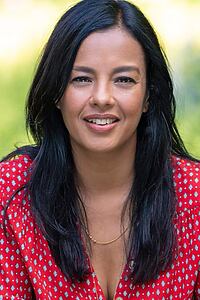Porträt von Liz Bonnin