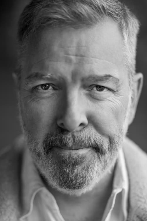 Porträt von Lloyd Hutchinson