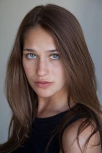 Porträt von Lola Kirke