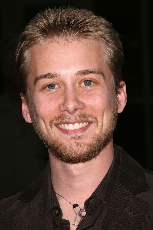 Porträt von Lou Taylor Pucci