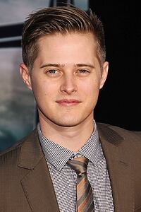 Porträt von Lucas Grabeel