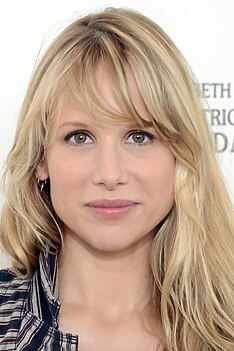 Porträt von Lucy Punch