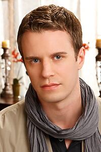 Porträt von Luke Mably
