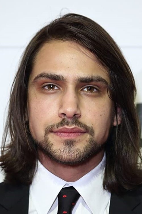 Porträt von Luke Pasqualino