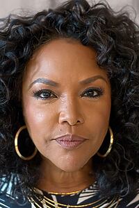 Porträt von Lynn Whitfield