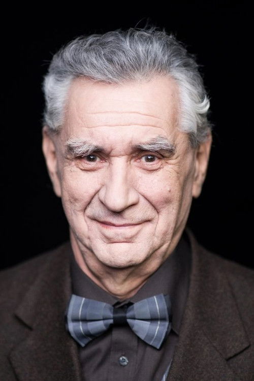 Porträt von Maciej Grzybowski