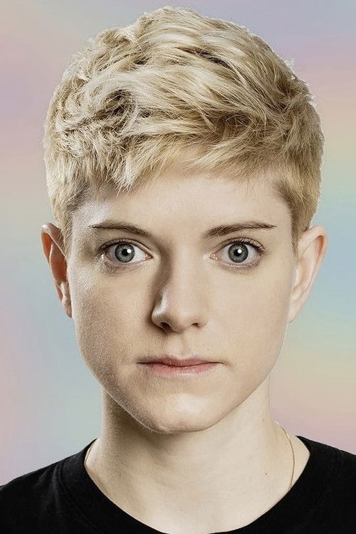 Porträt von Mae Martin