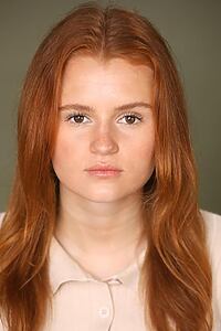Porträt von Maggie Elizabeth Jones