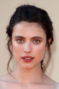 Porträt von Margaret Qualley