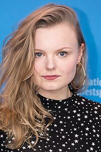 Porträt von Maria Dragus