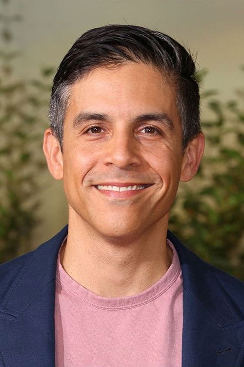 Porträt von Matthew López