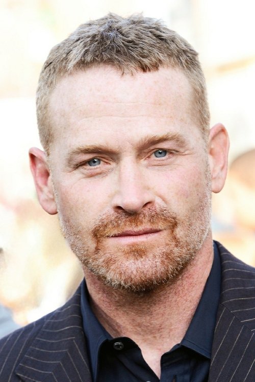 Porträt von Max Martini