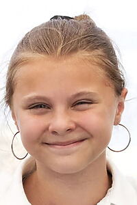 Porträt von Maya Vanderbeque