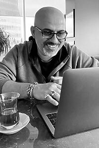 Porträt von Mehmet Ada Öztekin