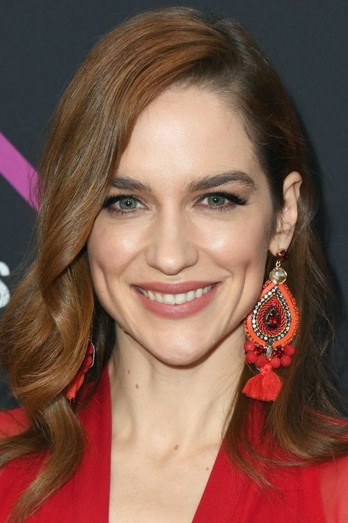 Porträt von Melanie Scrofano