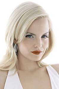 Porträt von Mena Suvari