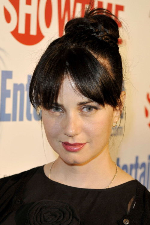 Porträt von Mia Kirshner
