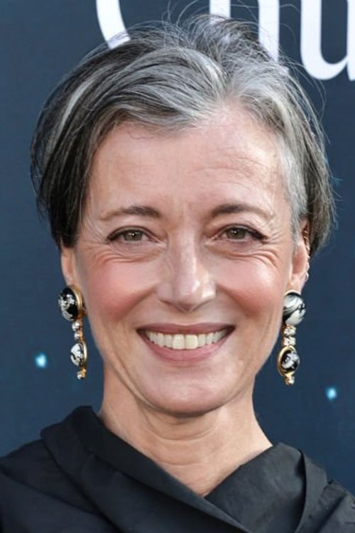 Porträt von Mia Sara