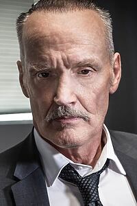 Porträt von Michael Bowen