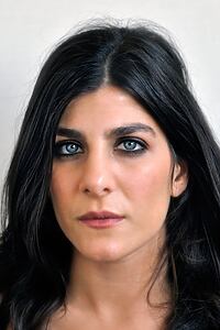 Porträt von Mina Kavani