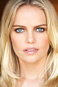 Porträt von Mircea Monroe