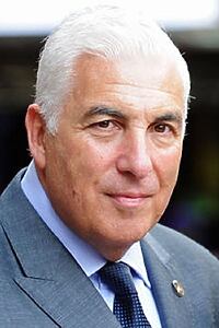 Porträt von Mitch Winehouse