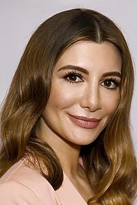Porträt von Nasim Pedrad