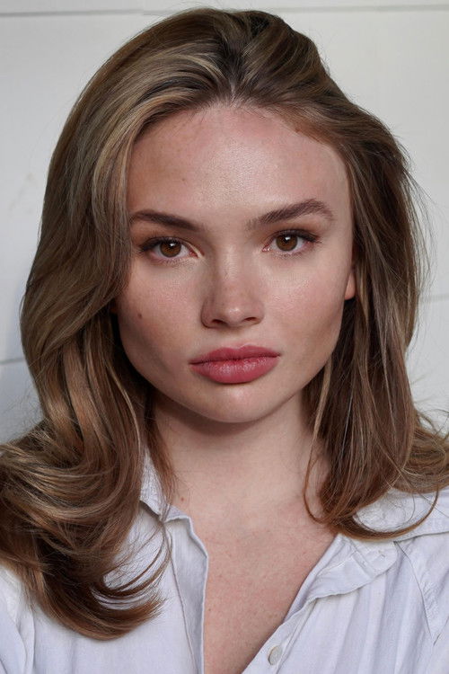 Porträt von Natalie Alyn Lind