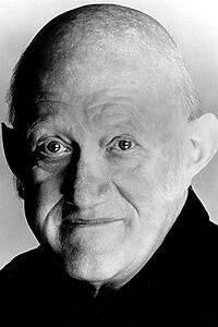 Porträt von Nicholas Smith