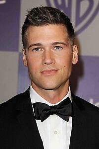 Porträt von Nick Zano
