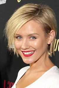 Porträt von Nicky Whelan