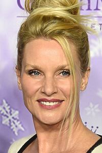 Porträt von Nicollette Sheridan
