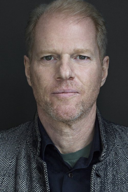 Porträt von Noah Emmerich