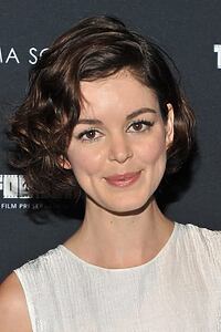 Porträt von Nora Zehetner