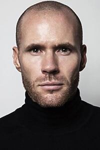 Porträt von Oliver Trevena