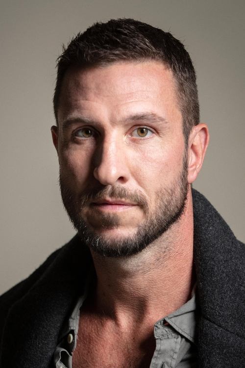 Porträt von Pablo Schreiber
