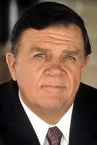 Porträt von Pat Hingle