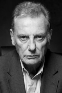 Porträt von Paul Darrow