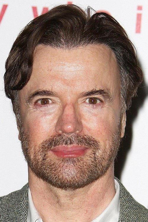 Porträt von Paul Rhys