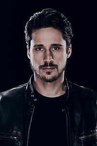 Porträt von Peter Gadiot