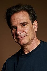 Porträt von Peter Scolari