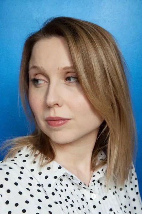Porträt von Polly Findlay