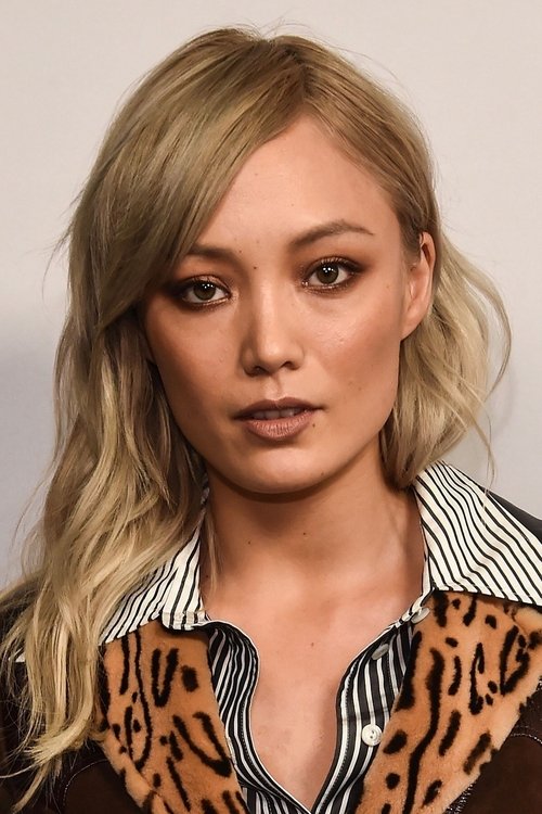 Porträt von Pom Klementieff