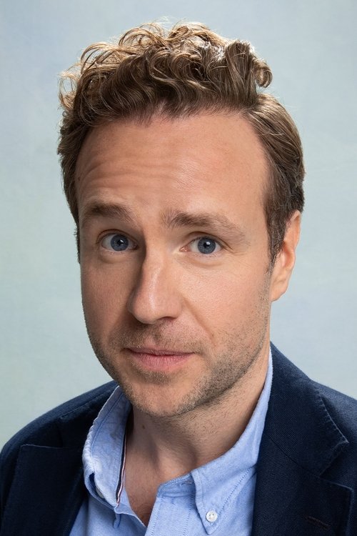 Porträt von Rafe Spall