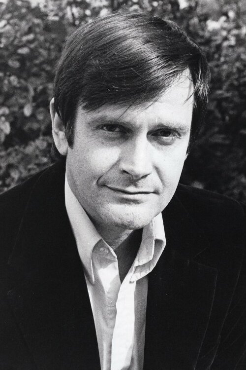 Porträt von Ralph Bates