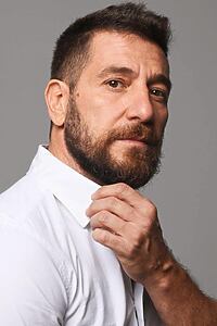 Porträt von Raúl Tejón