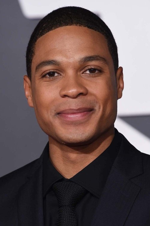 Porträt von Ray Fisher