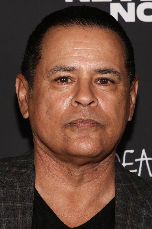 Porträt von Raymond Cruz