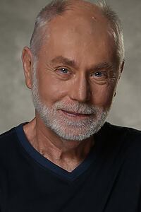 Porträt von Robert David Hall