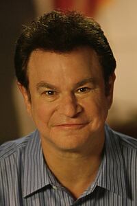 Porträt von Robert Wuhl